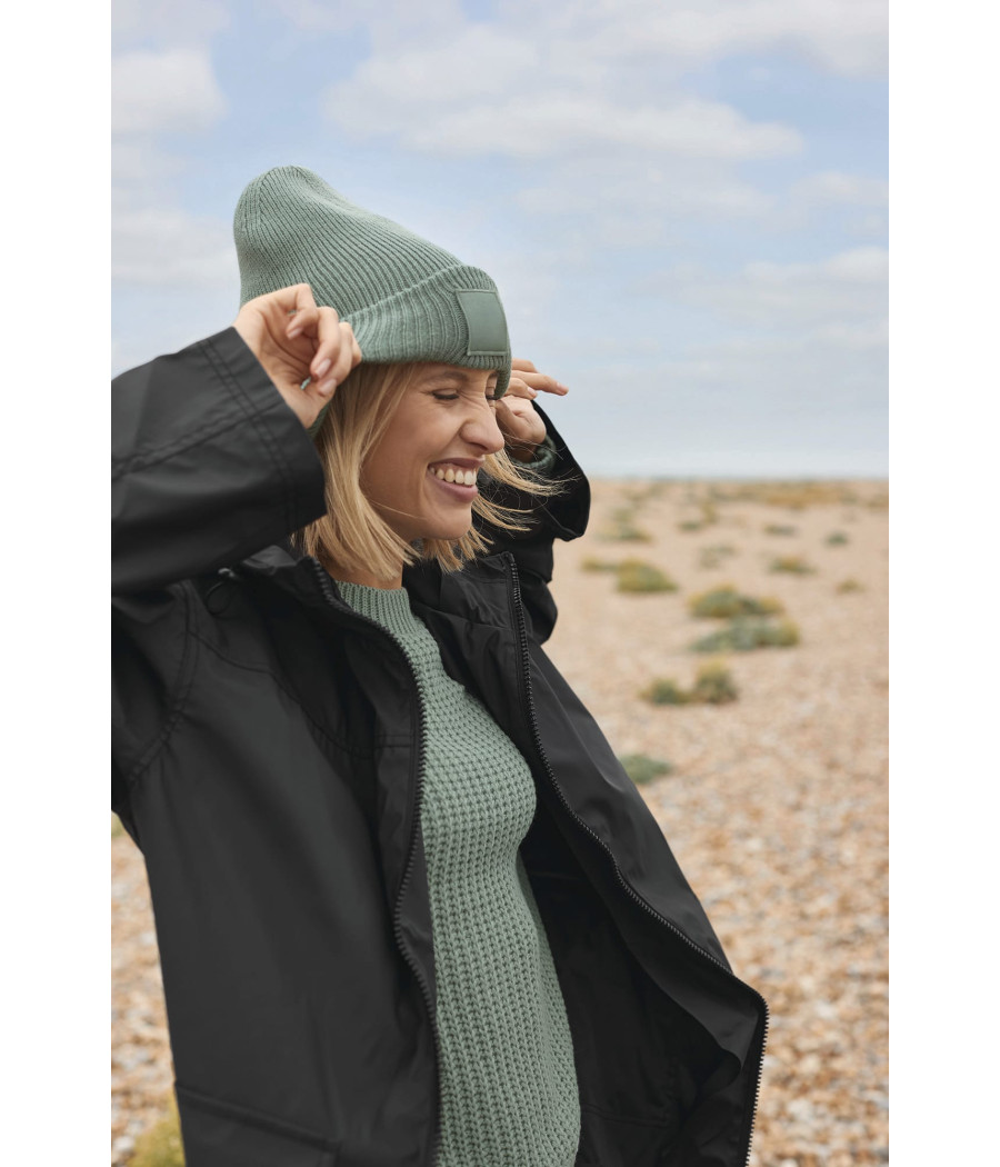 Bonnet à large revers avec patch ton sur ton