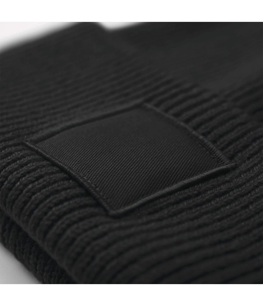 Bonnet à large revers avec patch ton sur ton