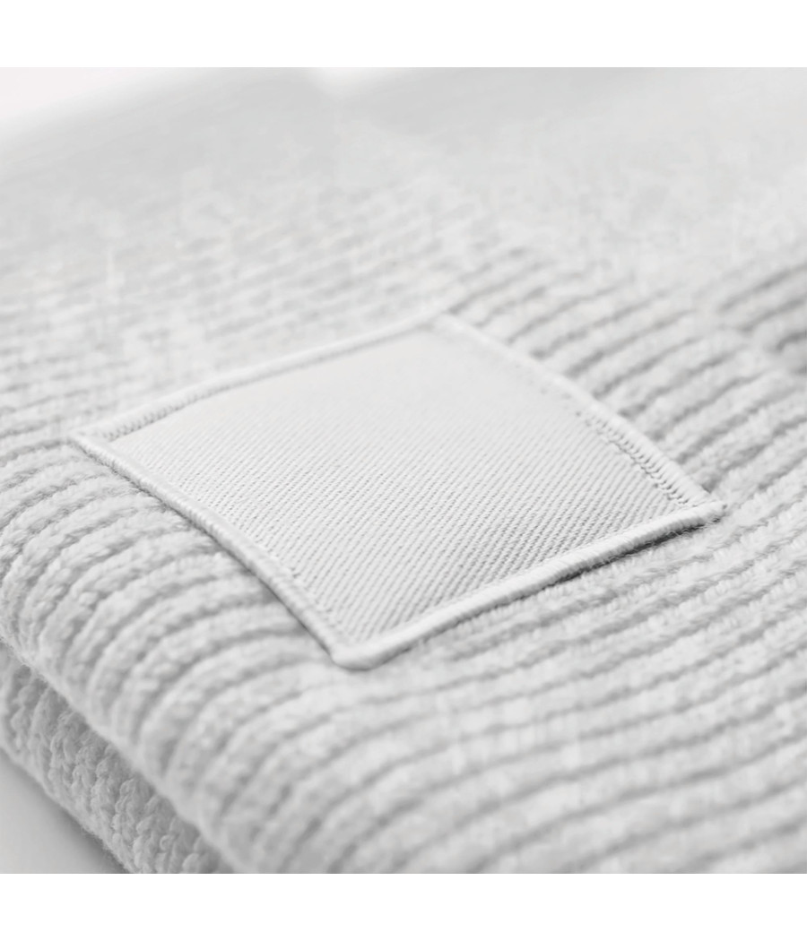 Bonnet à large revers avec patch ton sur ton